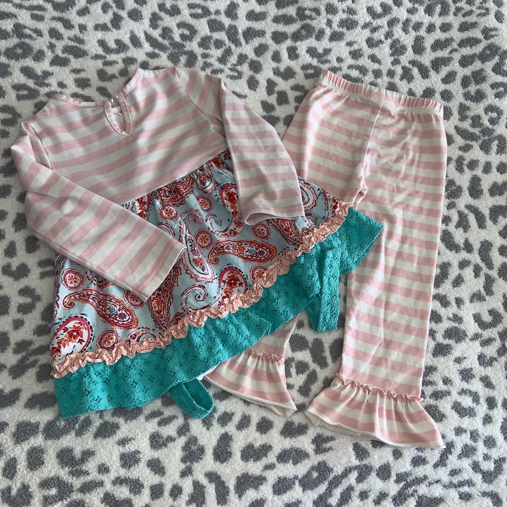 Girls Ruffle outfit - Picture 3 of 5